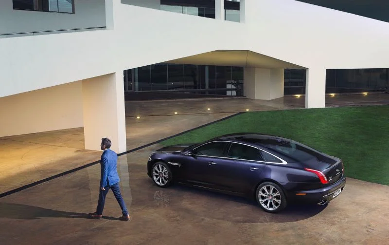 Jaguar XJ 2.0 (240 Hp) Automatic2015 - 2018 thumbnail 9