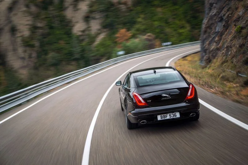 Jaguar XJ 2.0 (240 Hp) Automatic2015 - 2018 thumbnail 2