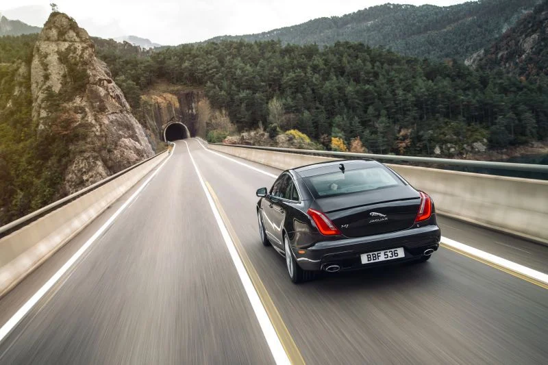 Jaguar XJ 2.0 (240 Hp) Automatic2015 - 2018 thumbnail 10