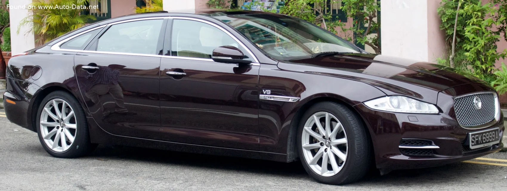 Jaguar XJ 2.0 (240 Hp) Automatic2012 - 2015 - 1
