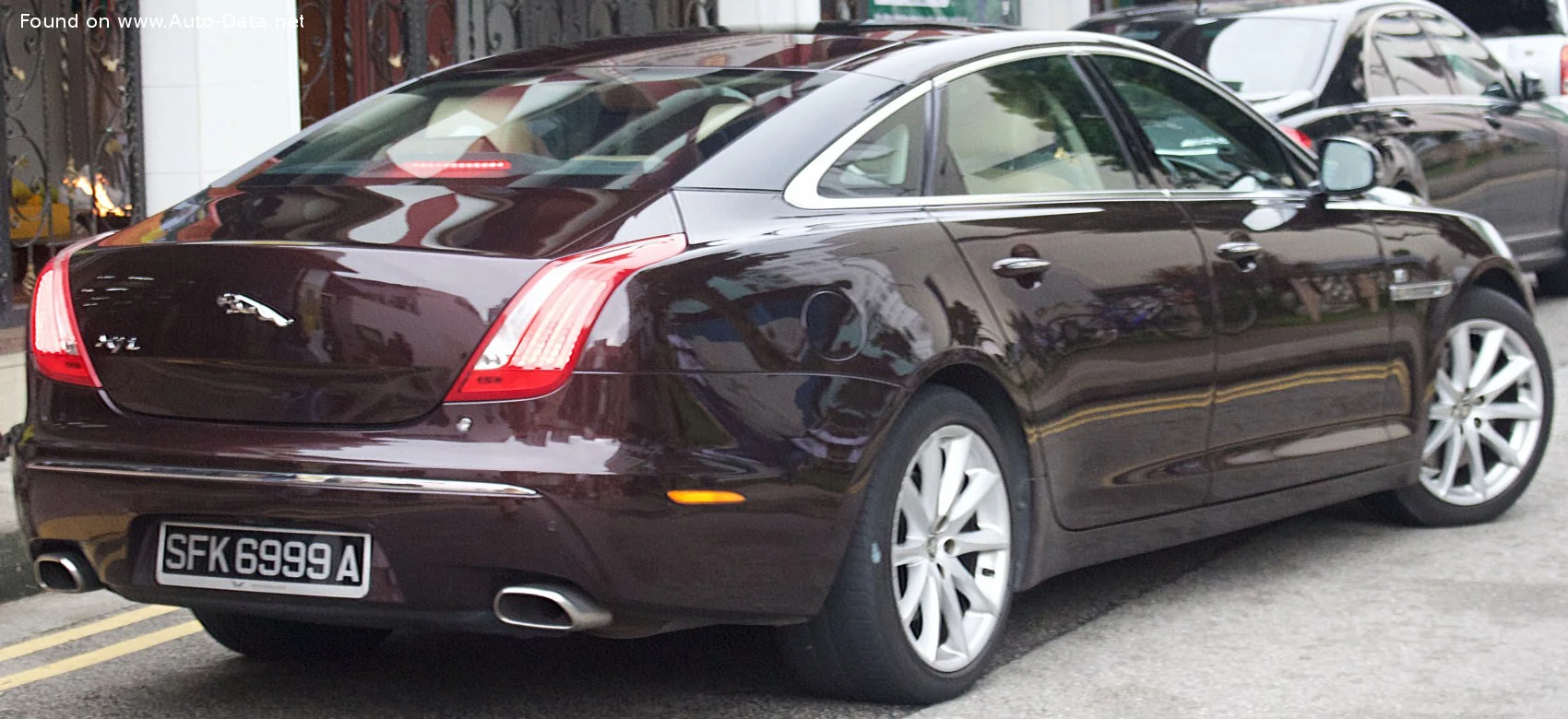 Jaguar XJ 2.0 (240 Hp) Automatic2012 - 2015 thumbnail 2
