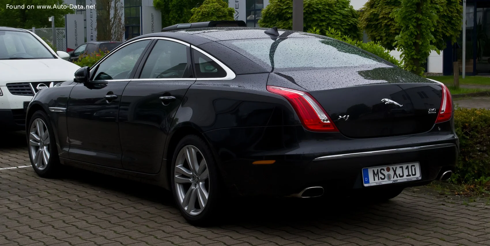 Jaguar XJ 2.0 (240 Hp) Automatic2012 - 2015 thumbnail 2