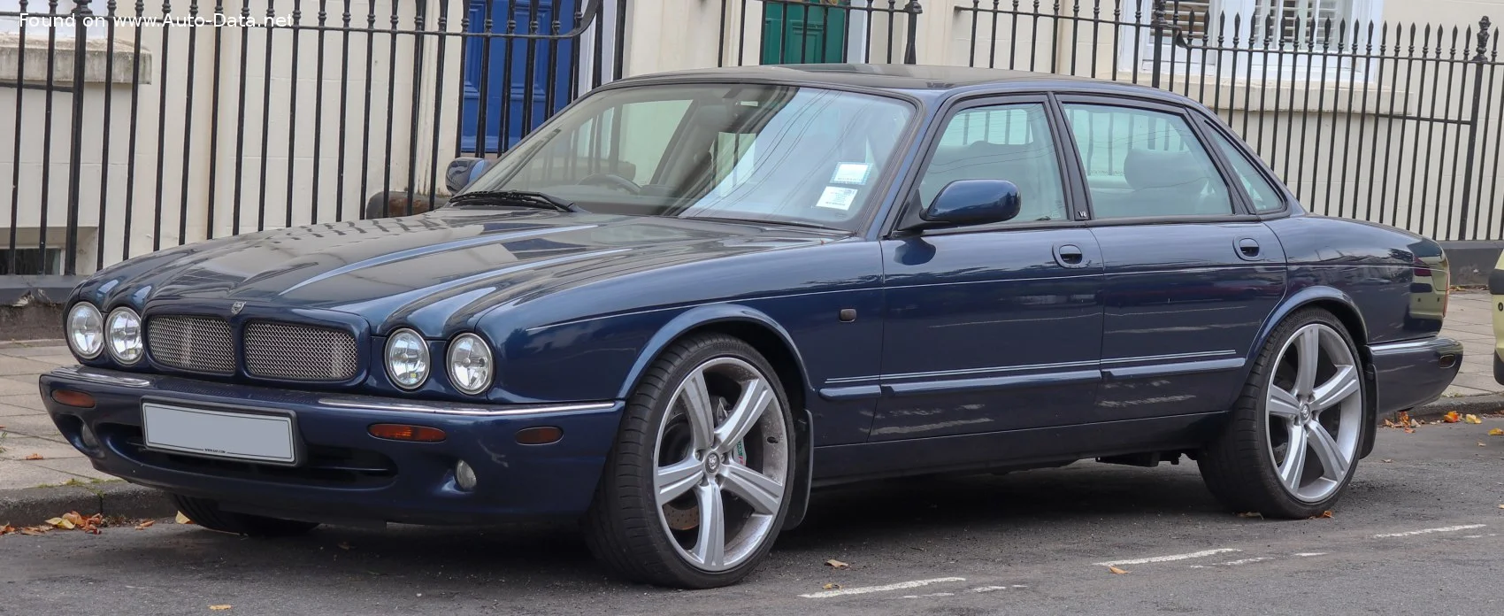 Jaguar XJ 3.2 V8 32V (237 Hp) Automatic1997 - 2003 thumbnail 5