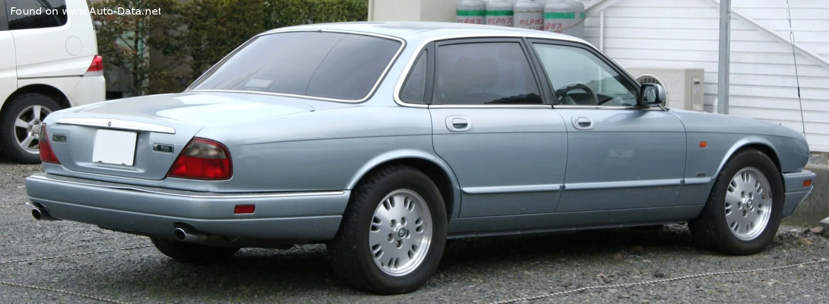 Jaguar XJ 3.2 24V Classic (211 Hp)1994 - 1997 thumbnail 2