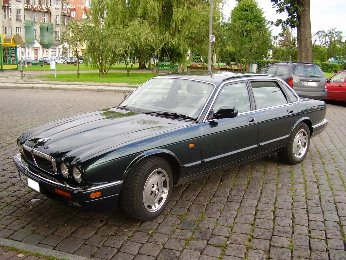 Jaguar XJ 3.2 24V Classic (211 Hp)1994 - 1997 thumbnail 7