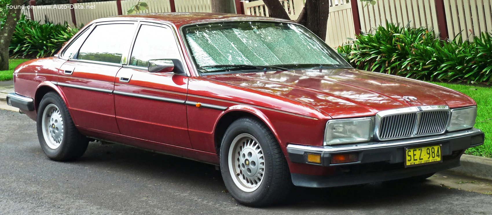 Jaguar XJ 6.0 V12 (311 Hp)1993 - 1994 thumbnail 15