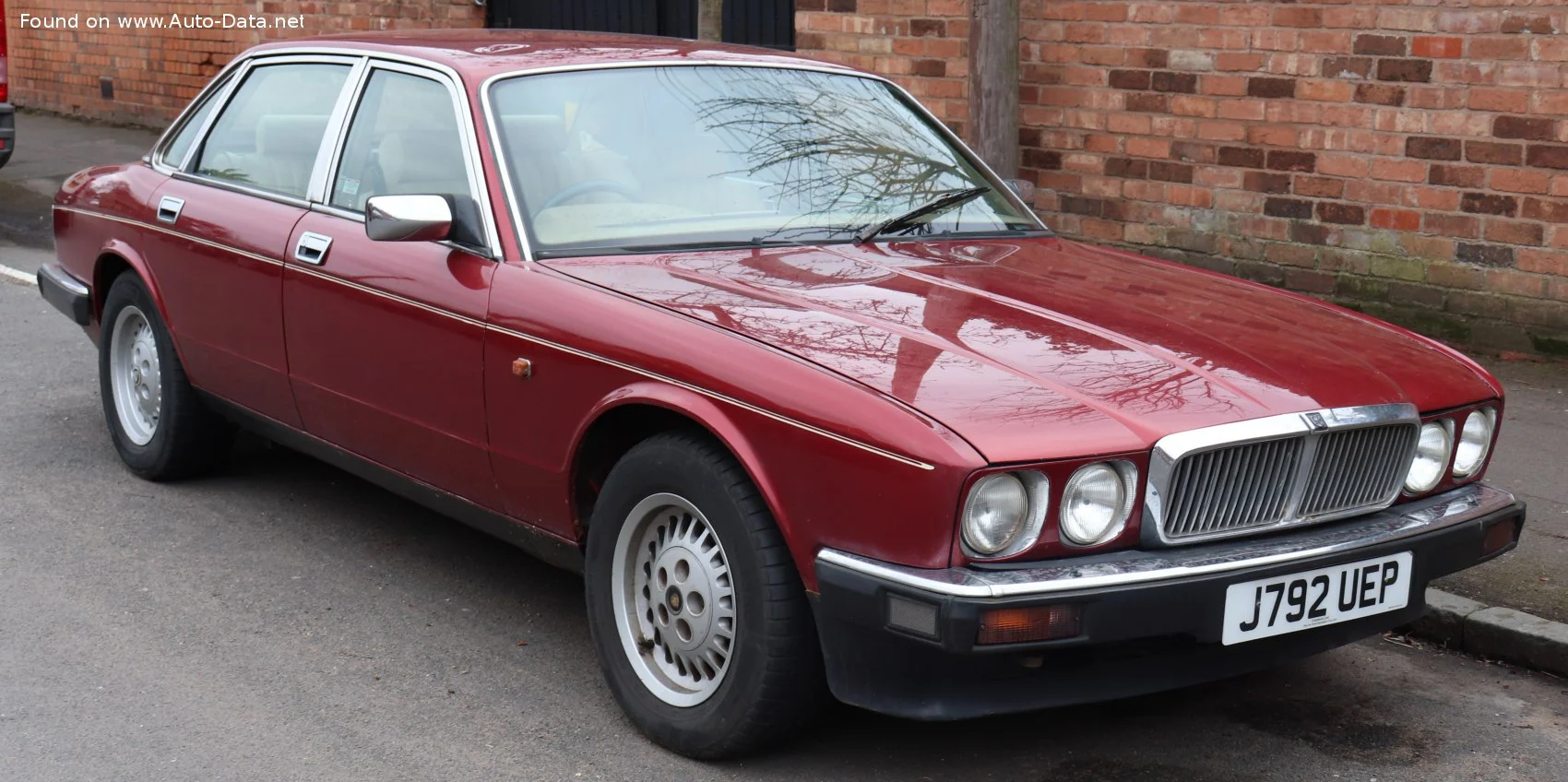 Jaguar XJ 6.0 V12 (311 Hp)1993 - 1994 thumbnail 17