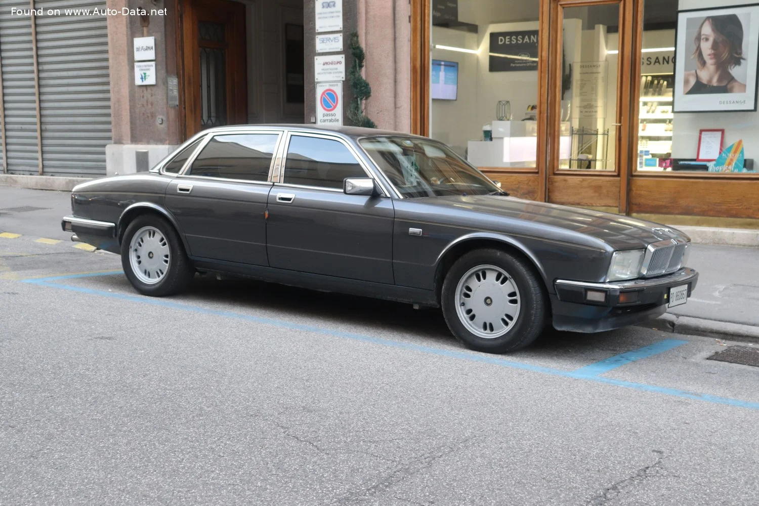 Jaguar XJ 6.0 V12 (311 Hp)1993 - 1994 thumbnail 7