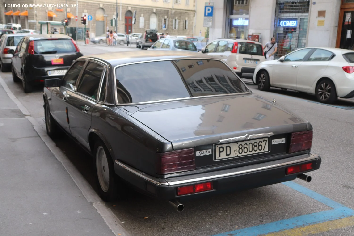 Jaguar XJ 6.0 V12 (311 Hp)1993 - 1994 thumbnail 10