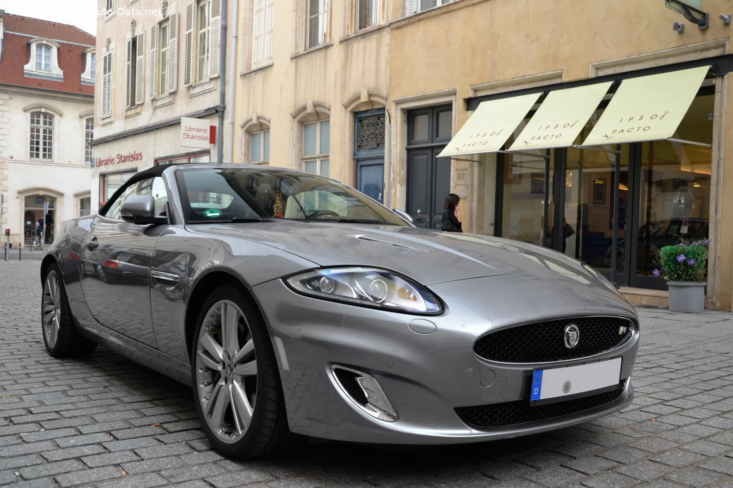 Jaguar XK modeli