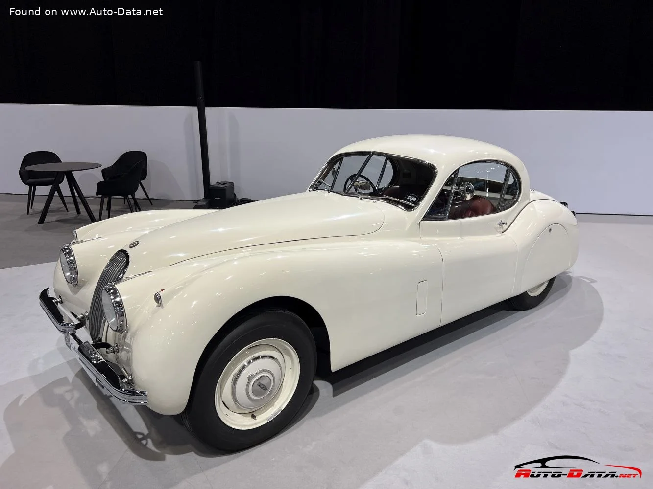 Jaguar XK120 Jaguar XK120 thumbnail 3