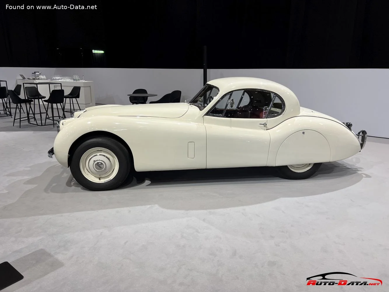 Jaguar XK120 Jaguar XK120 thumbnail 4