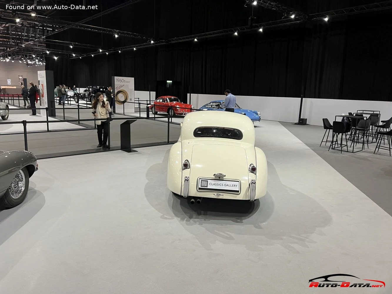 Jaguar XK120 Jaguar XK120 thumbnail 5