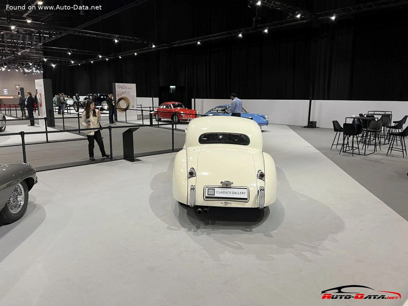 Jaguar XK120 Jaguar XK120 thumbnail 6