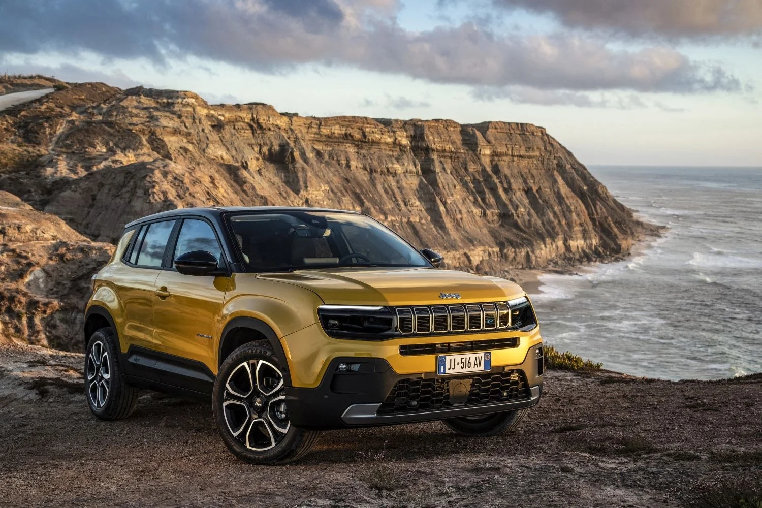 Jeep Avenger 1.2 (100 Hp) e-Hybrid e-DCS2023 - 2025 - 1