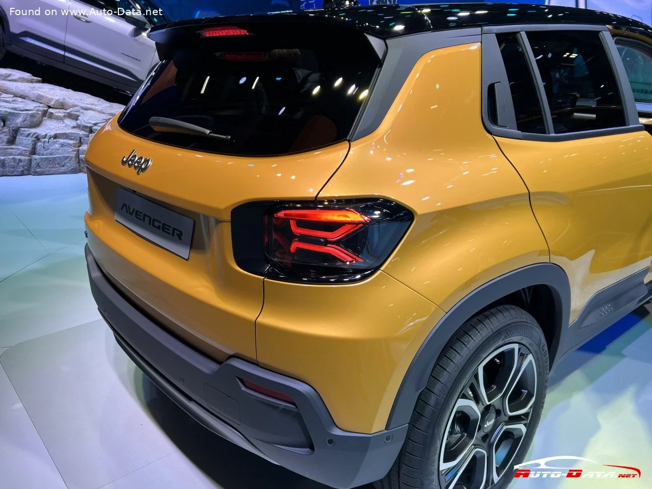 Jeep Avenger 1.2 (100 Hp) e-Hybrid e-DCS2023 - 2025 thumbnail 11