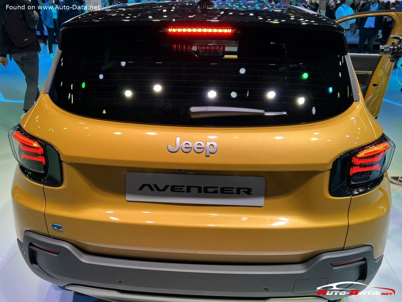 Jeep Avenger 1.2 (100 Hp) e-Hybrid e-DCS2023 - 2025 thumbnail 12