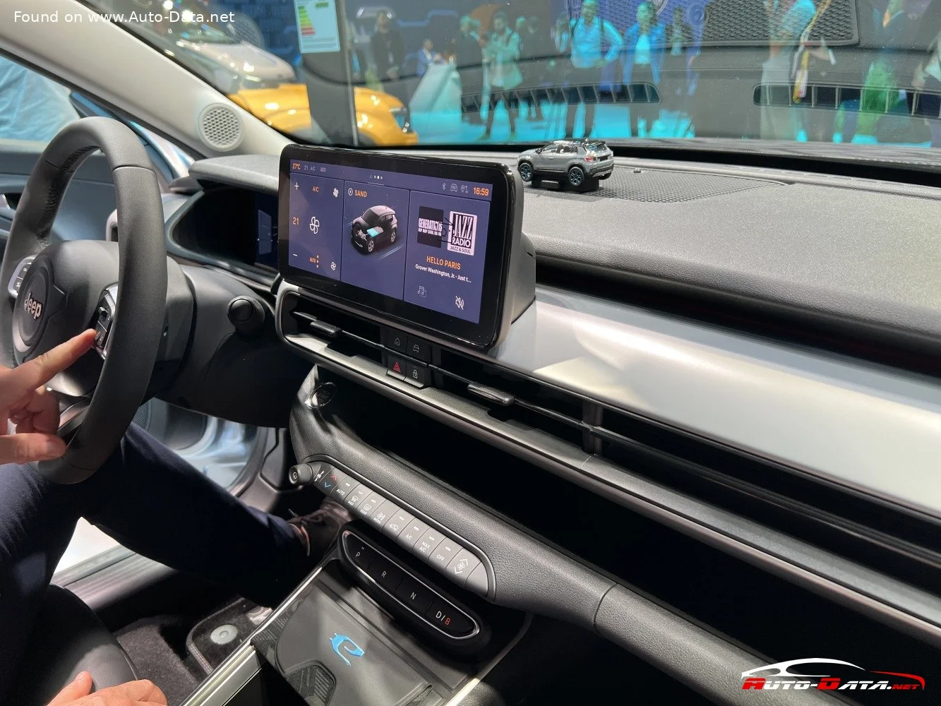 Jeep Avenger 1.2 (100 Hp) e-Hybrid e-DCS2023 - 2025 thumbnail 15
