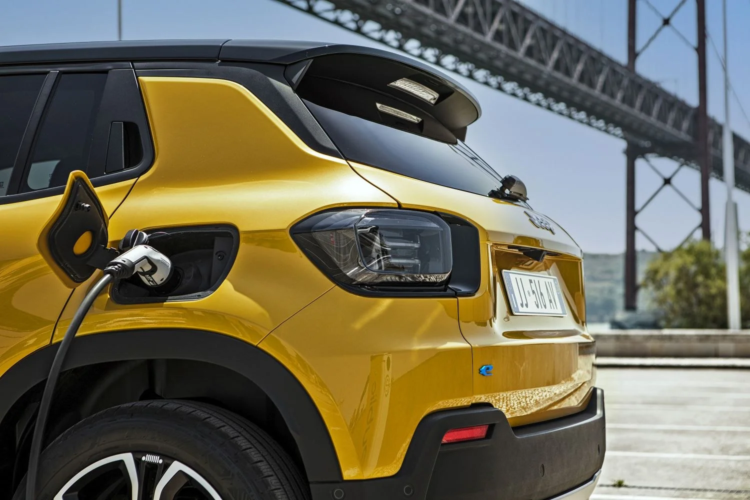 Jeep Avenger 1.2 (100 Hp) e-Hybrid e-DCS2023 - 2025 thumbnail 5
