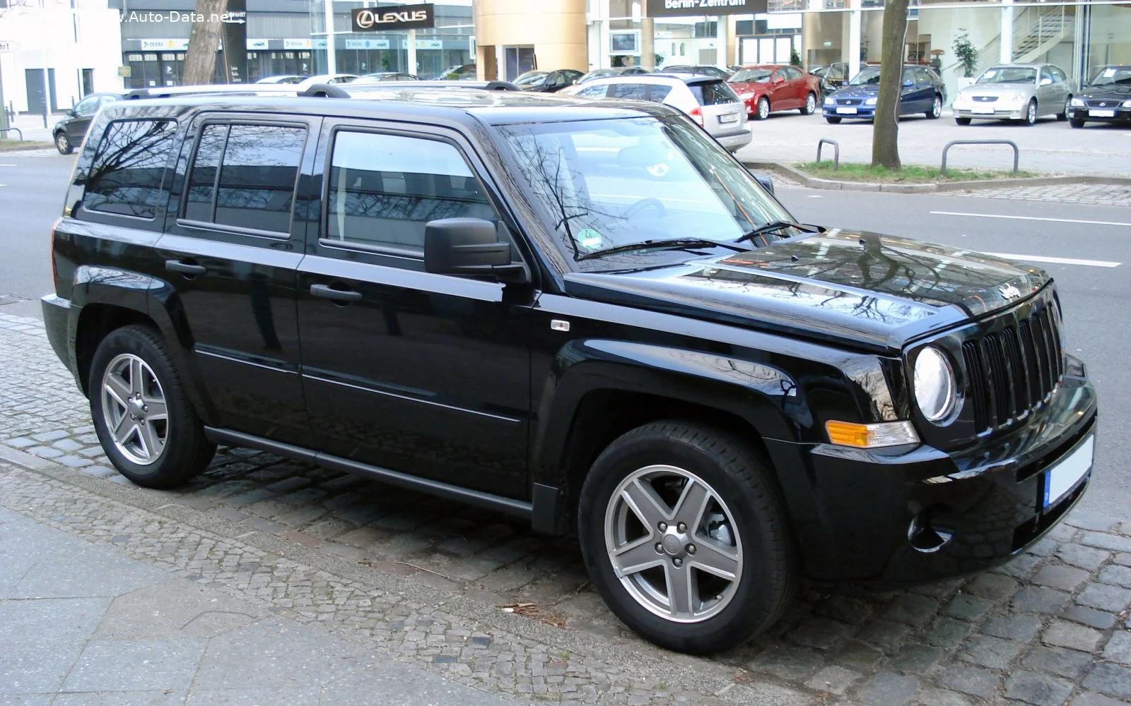 Jeep Patriot 2.4 i 16V (174 Hp)2007 - 2016 thumbnail 3