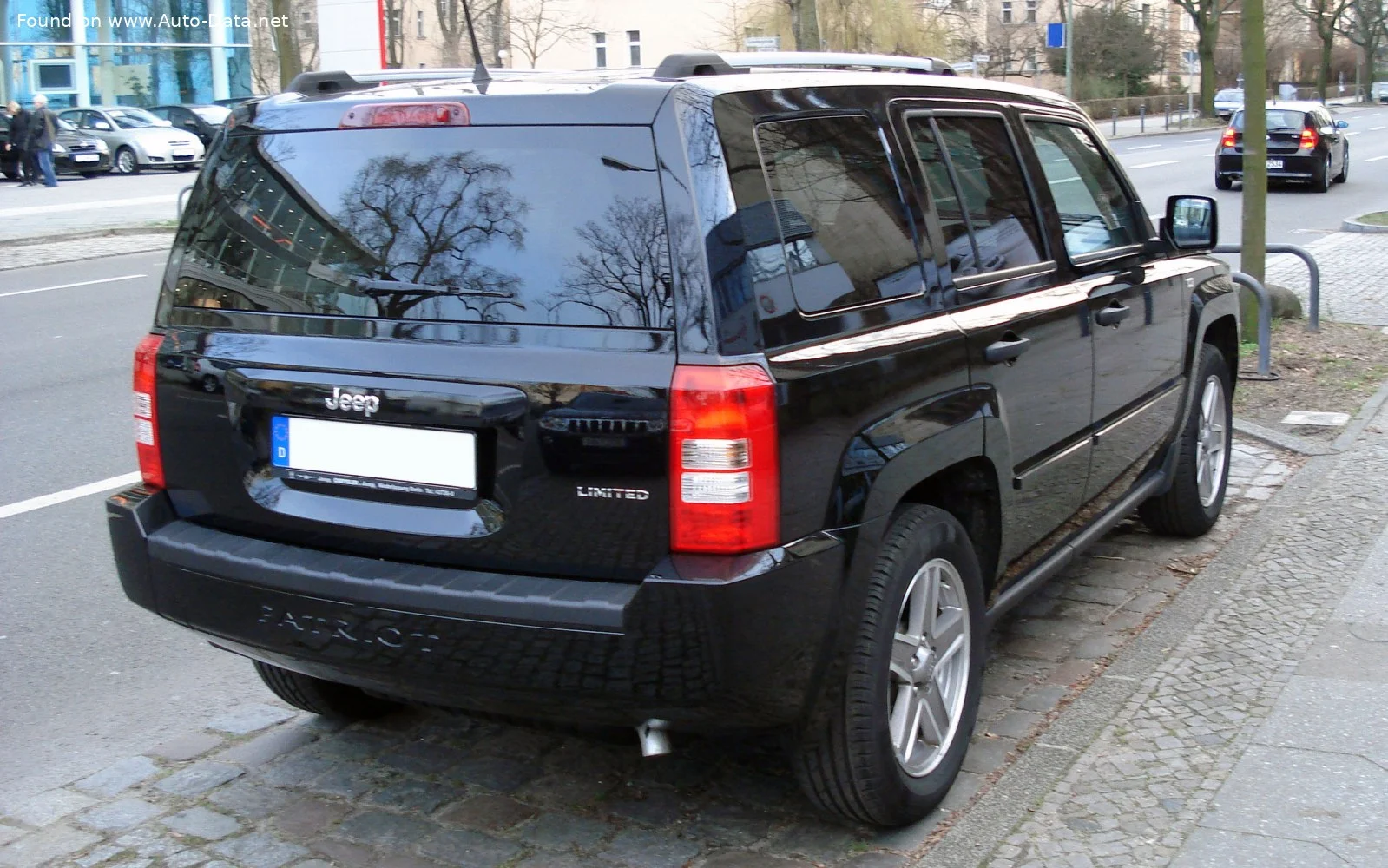 Jeep Patriot 2.4 i 16V (174 Hp)2007 - 2016 thumbnail 4