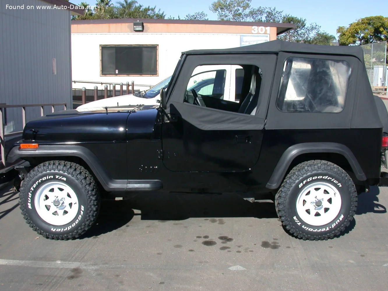 Jeep Wrangler 2.5 i (121 Hp)1987 - 1995 thumbnail 2