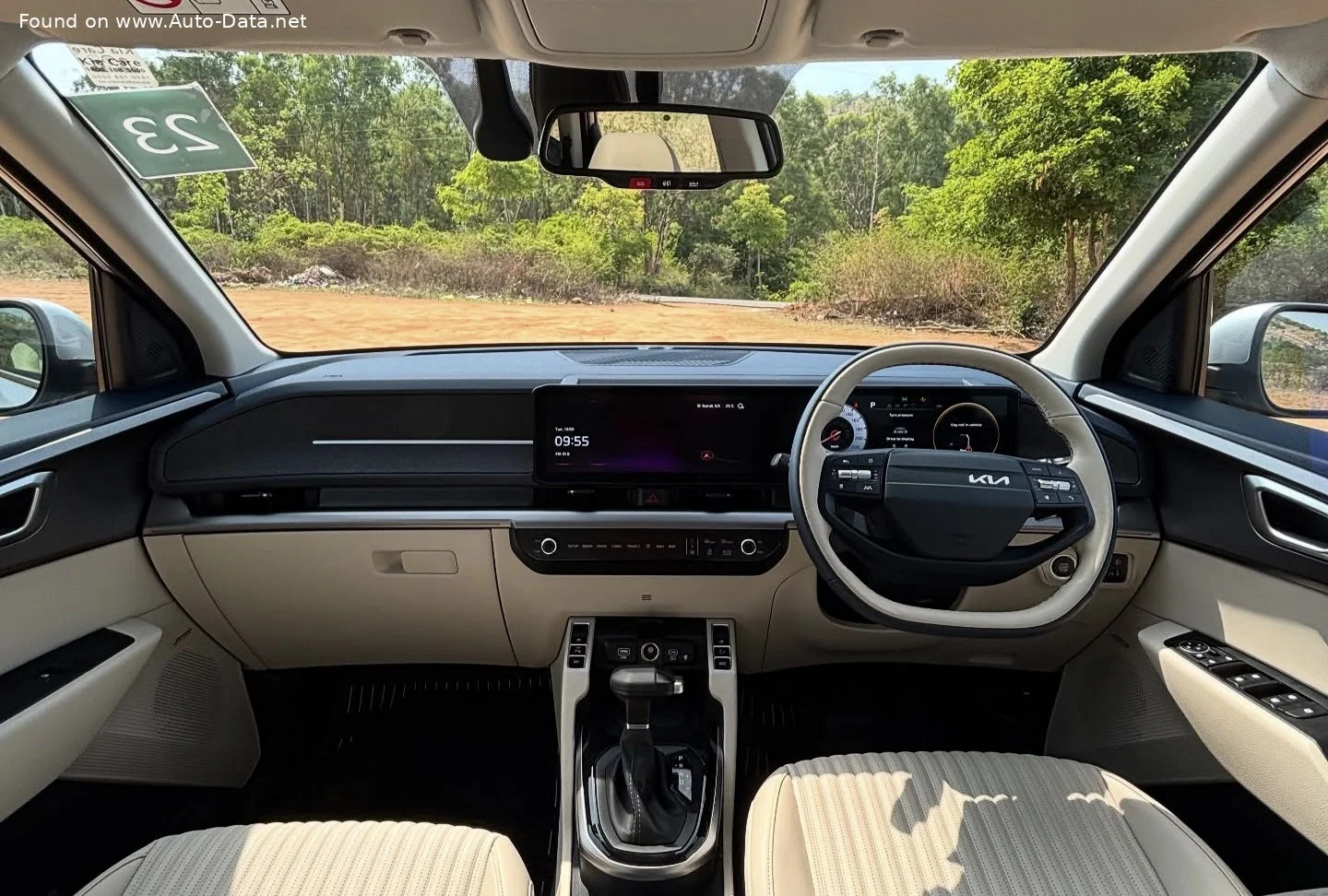 Kia Carens 1.5L CRDi VGT (116 Hp)2025 - thumbnail 3