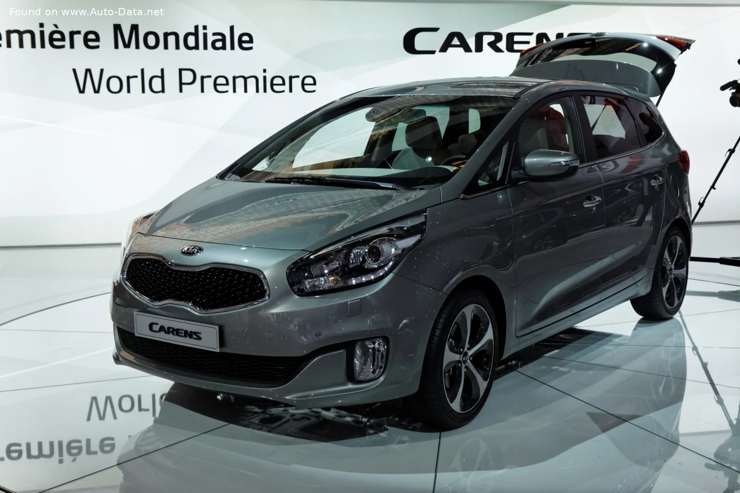 Kia Carens 1.6 16V GDI (135 Hp)2013 - 2015 thumbnail 8