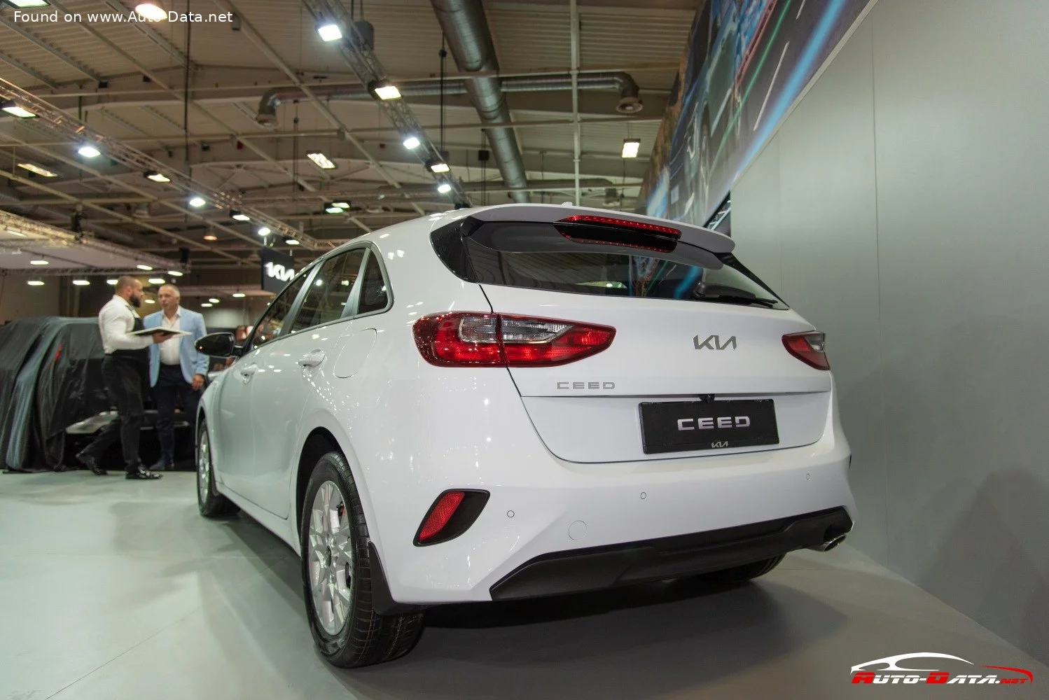 Kia Cee'd 1.0 T-GDI (100 Hp)2021 - 2024 thumbnail 12