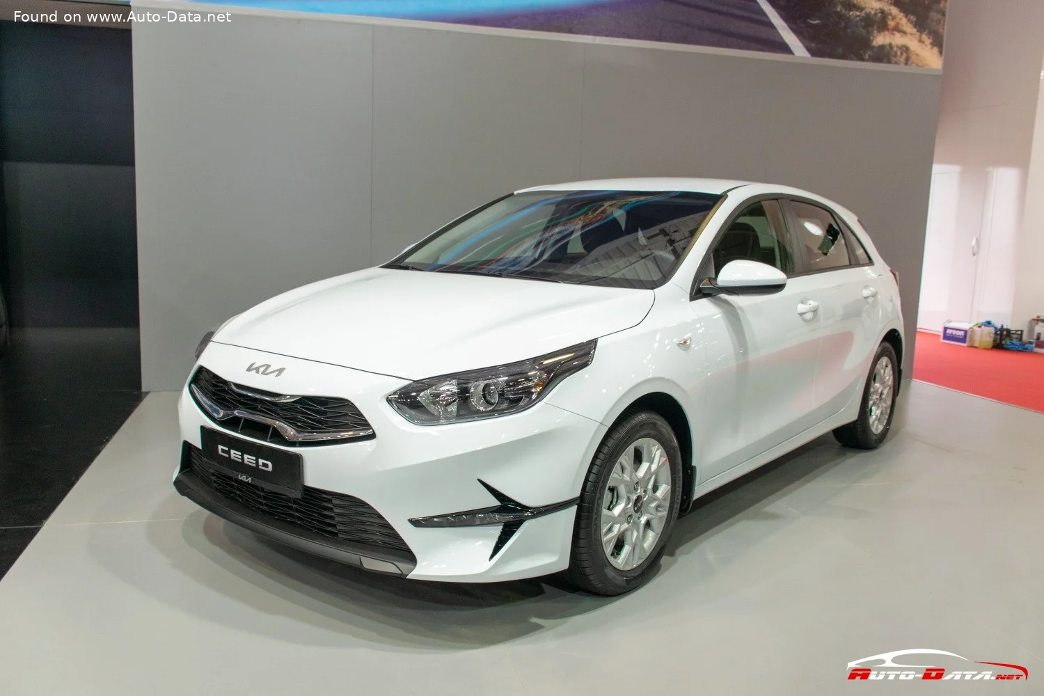 Kia Cee'd 1.0 T-GDI (100 Hp)2021 - 2024 thumbnail 13