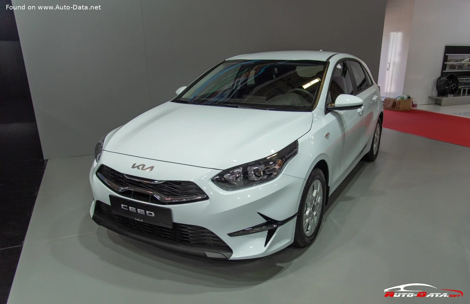 Kia Cee'd 1.0 T-GDI (100 Hp)2021 - 2024 thumbnail 8