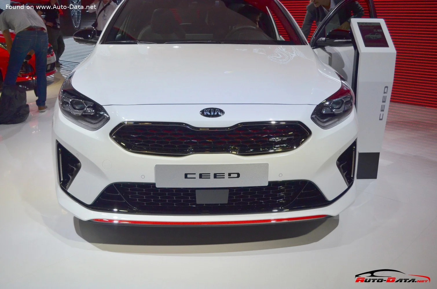 Kia Cee'd 1.0 T-GDI (100 Hp)2019 - 2021 thumbnail 12