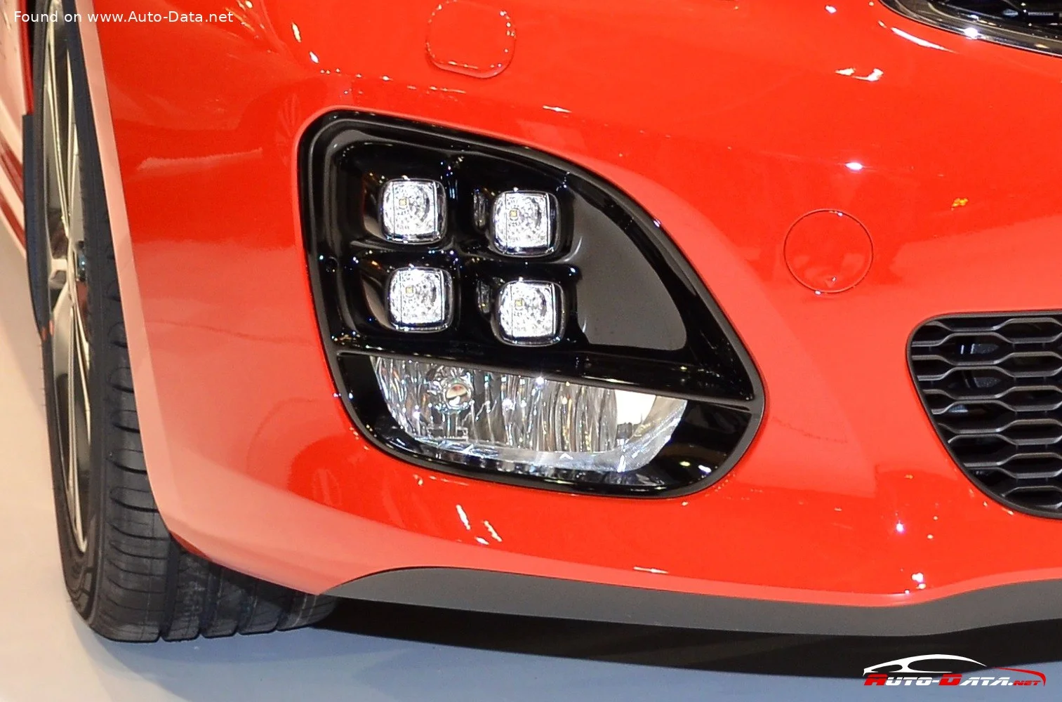 Kia Cee'd 1.0 T-GDI (100 Hp) ISG2015 - 2018 thumbnail 3