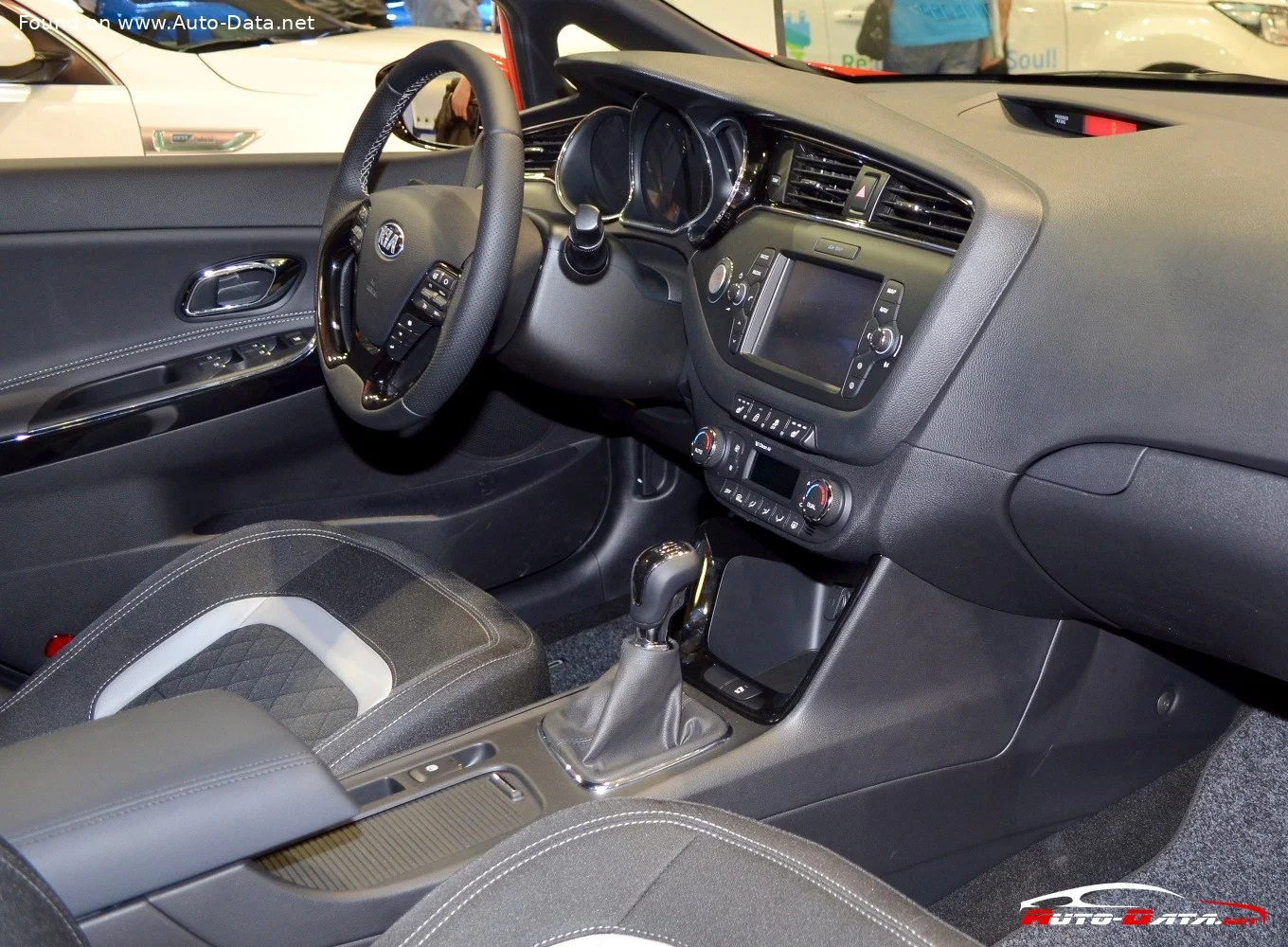 Kia Cee'd 1.0 T-GDI (100 Hp) ISG2015 - 2018 thumbnail 7