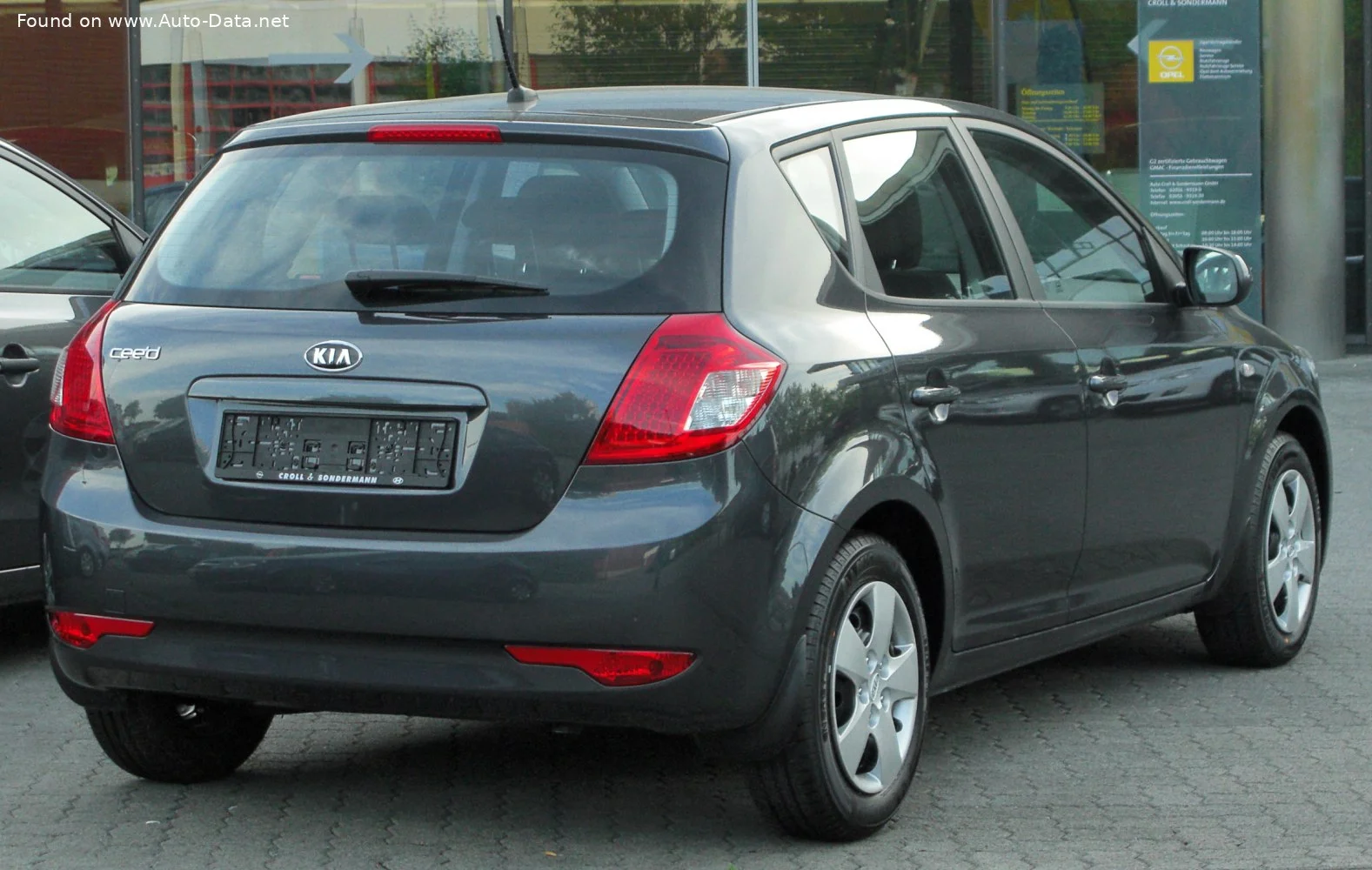 Kia Cee'd 1.4 16V (90 Hp)2009 - 2012 thumbnail 2