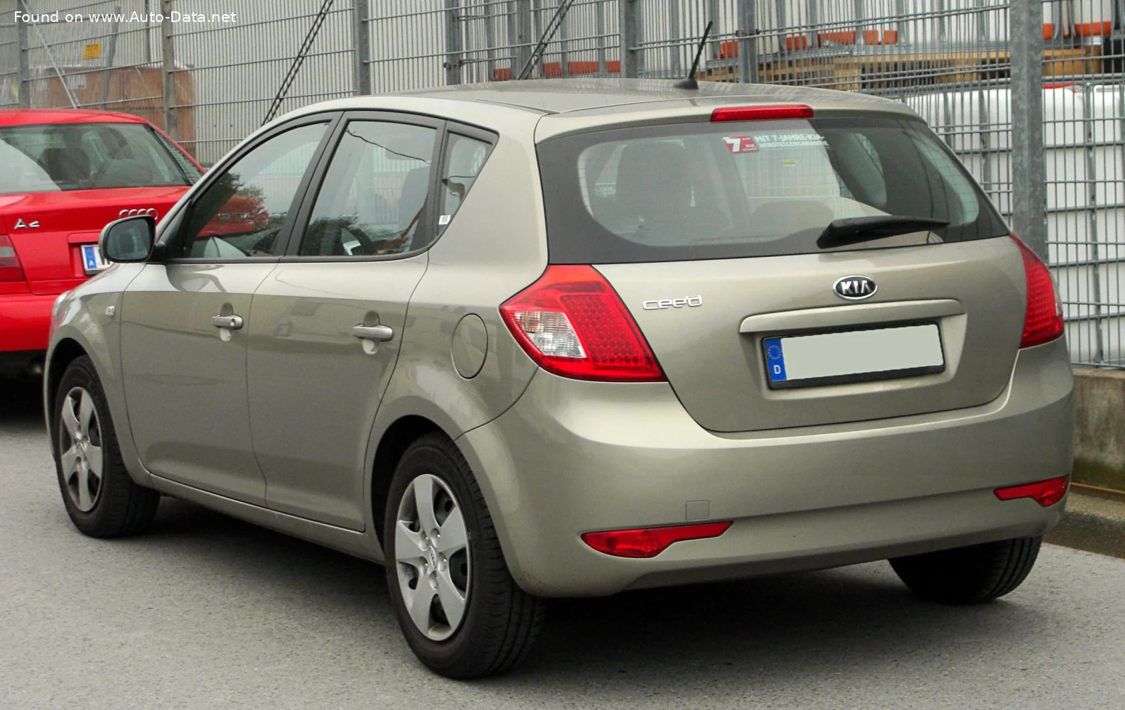 Kia Cee'd 1.4 16V (90 Hp)2009 - 2012 thumbnail 6