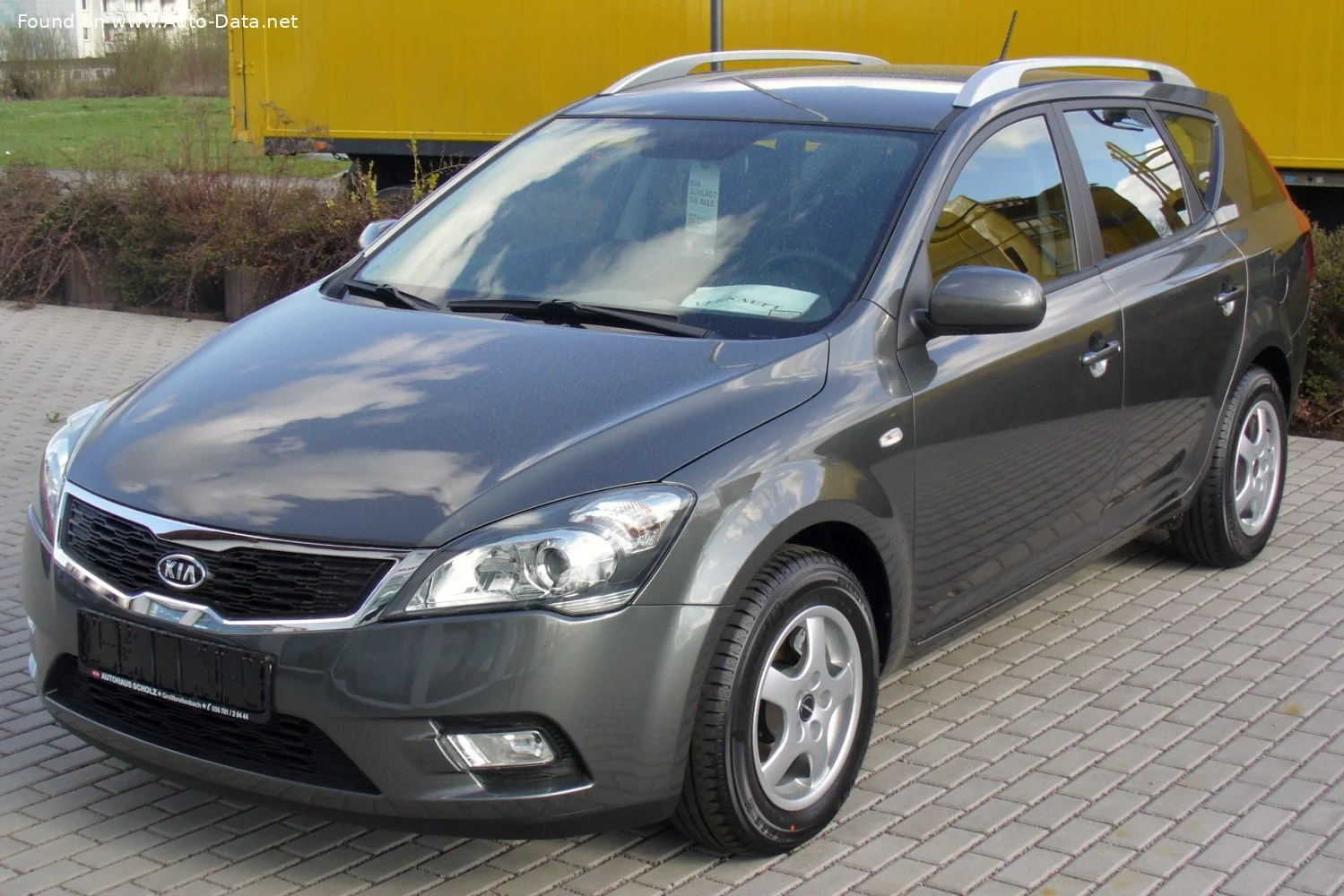 Kia Cee'd 1.4 16V (90 Hp)2009 - 2012 thumbnail 5
