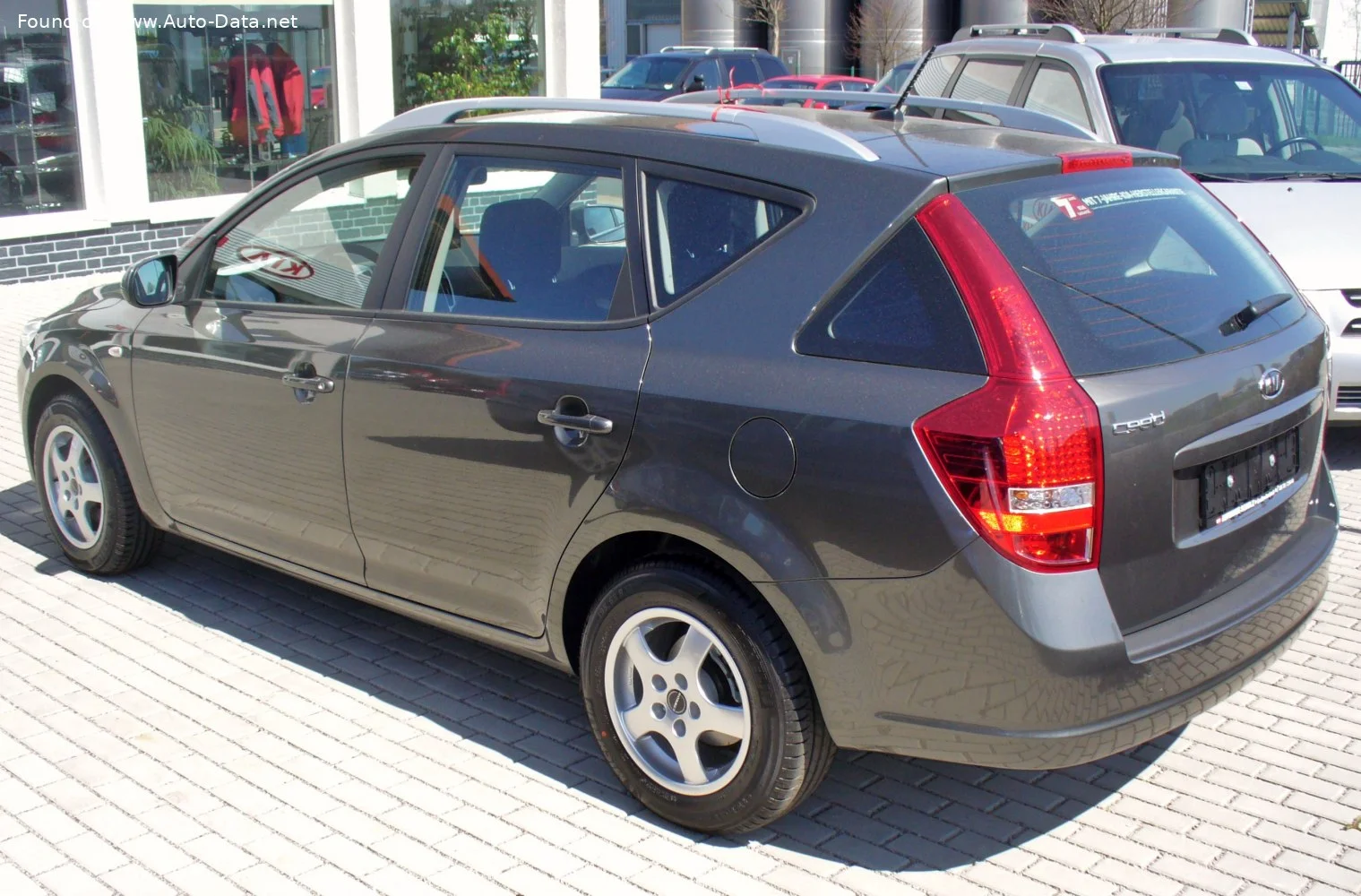 Kia Cee'd 1.4 16V (90 Hp)2009 - 2012 thumbnail 6