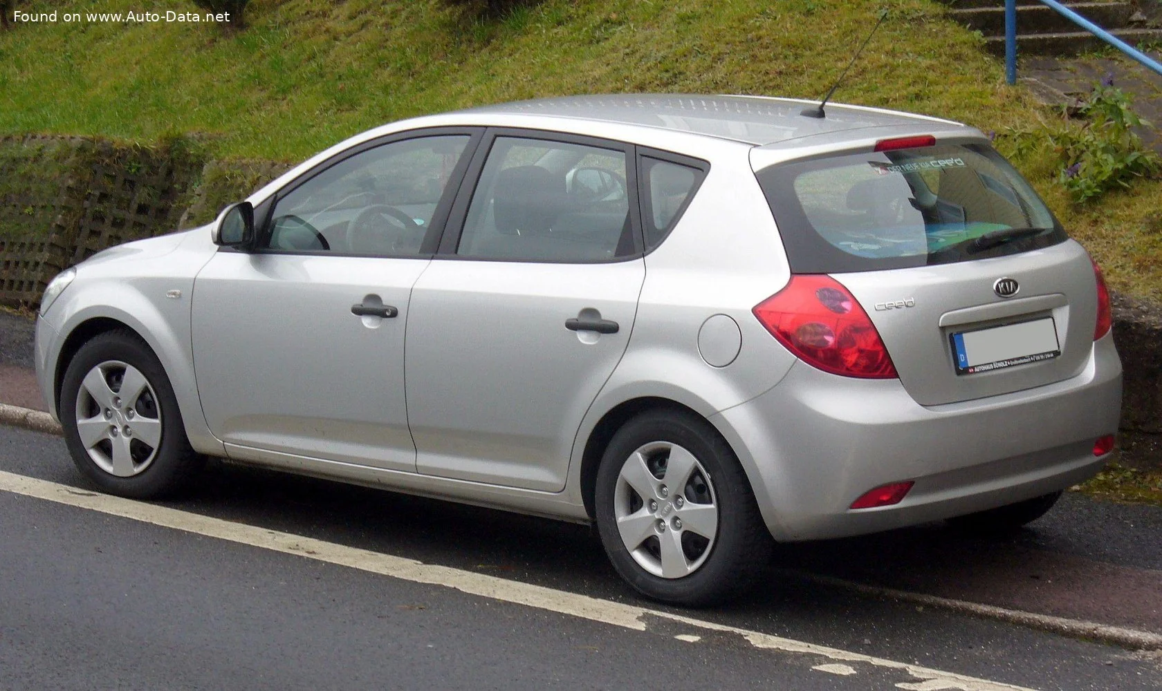 Kia Cee'd 1.4 CVVT (109 Hp)2007 - 2009 thumbnail 4