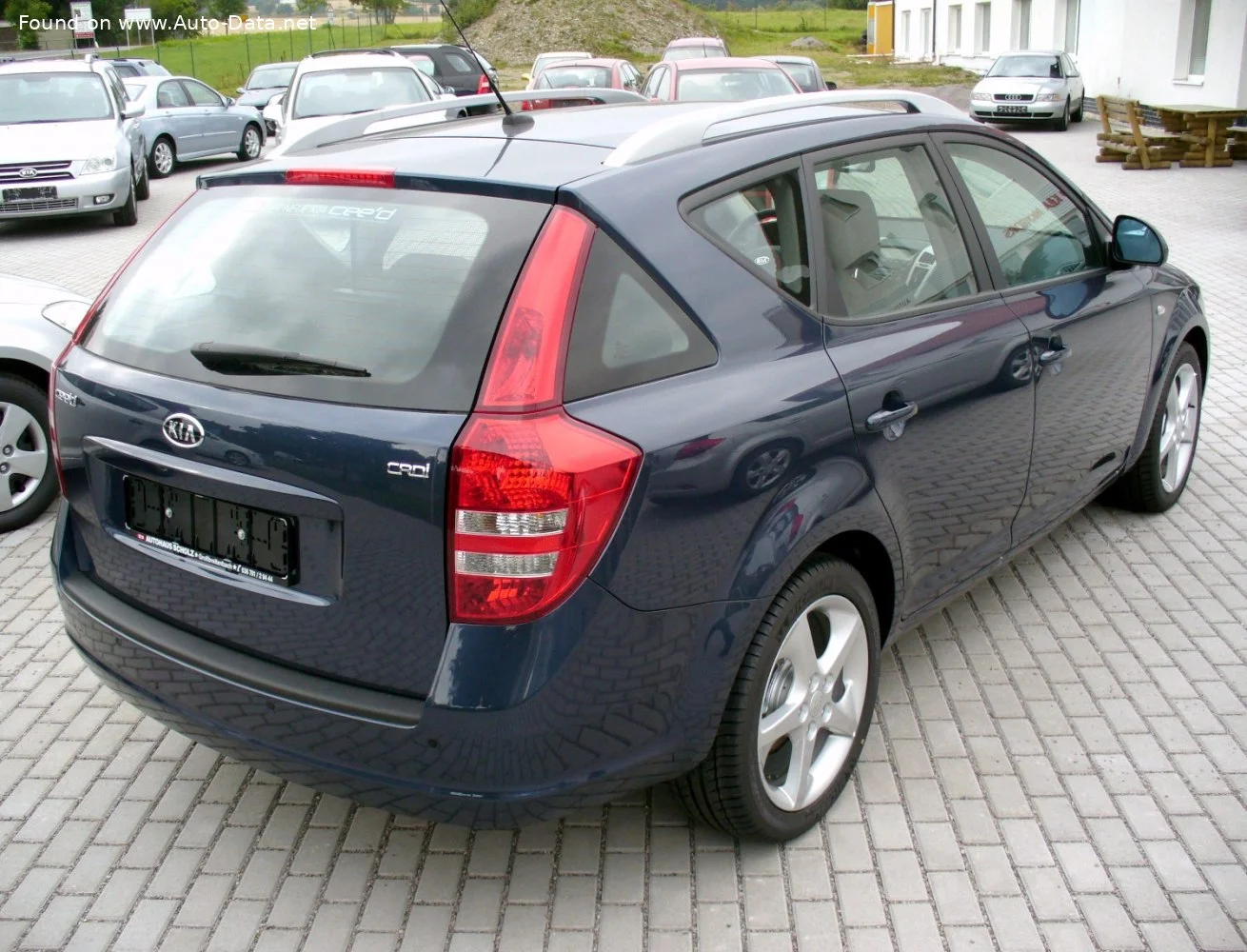 Kia Cee'd 1.4 CVVT (109 Hp)2007 - 2009 thumbnail 2