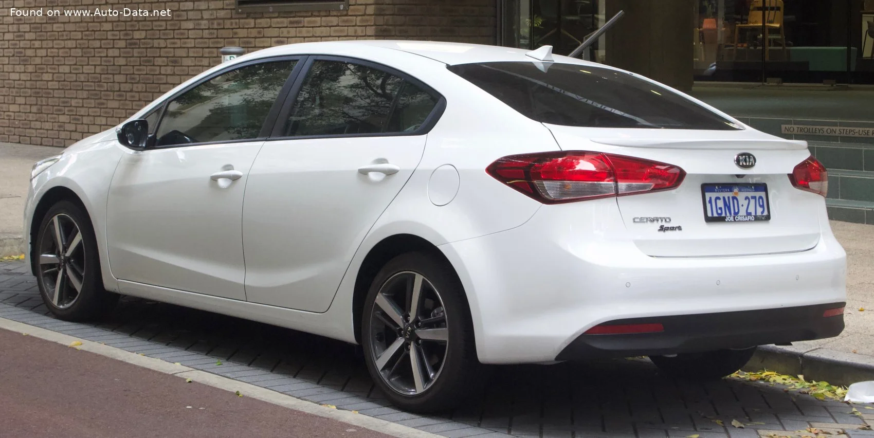 Kia Cerato 2.0 MPI (152 Hp) Automatic2016 - 2018 thumbnail 2