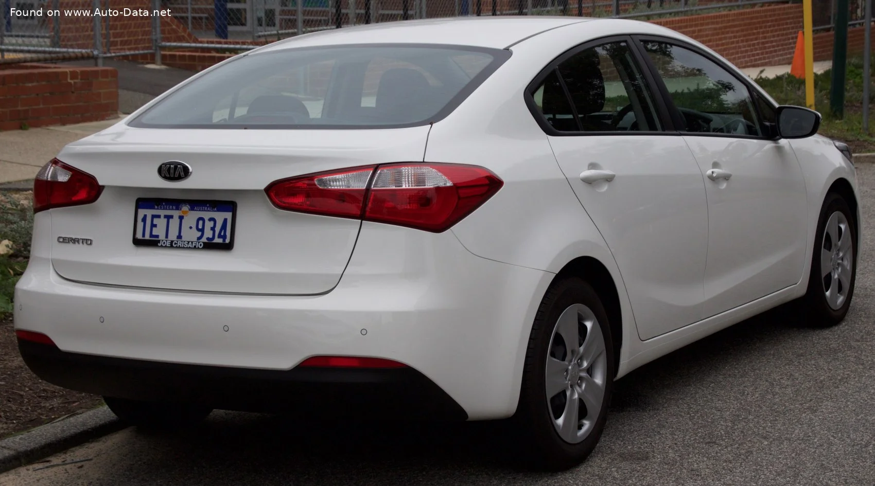 Kia Cerato 1.6 MPI (130 Hp)2012 - 2016 thumbnail 2
