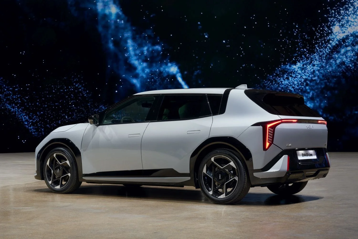 Kia EV4 58.3 kWh (204 Hp) Standard Range2025 - thumbnail 5