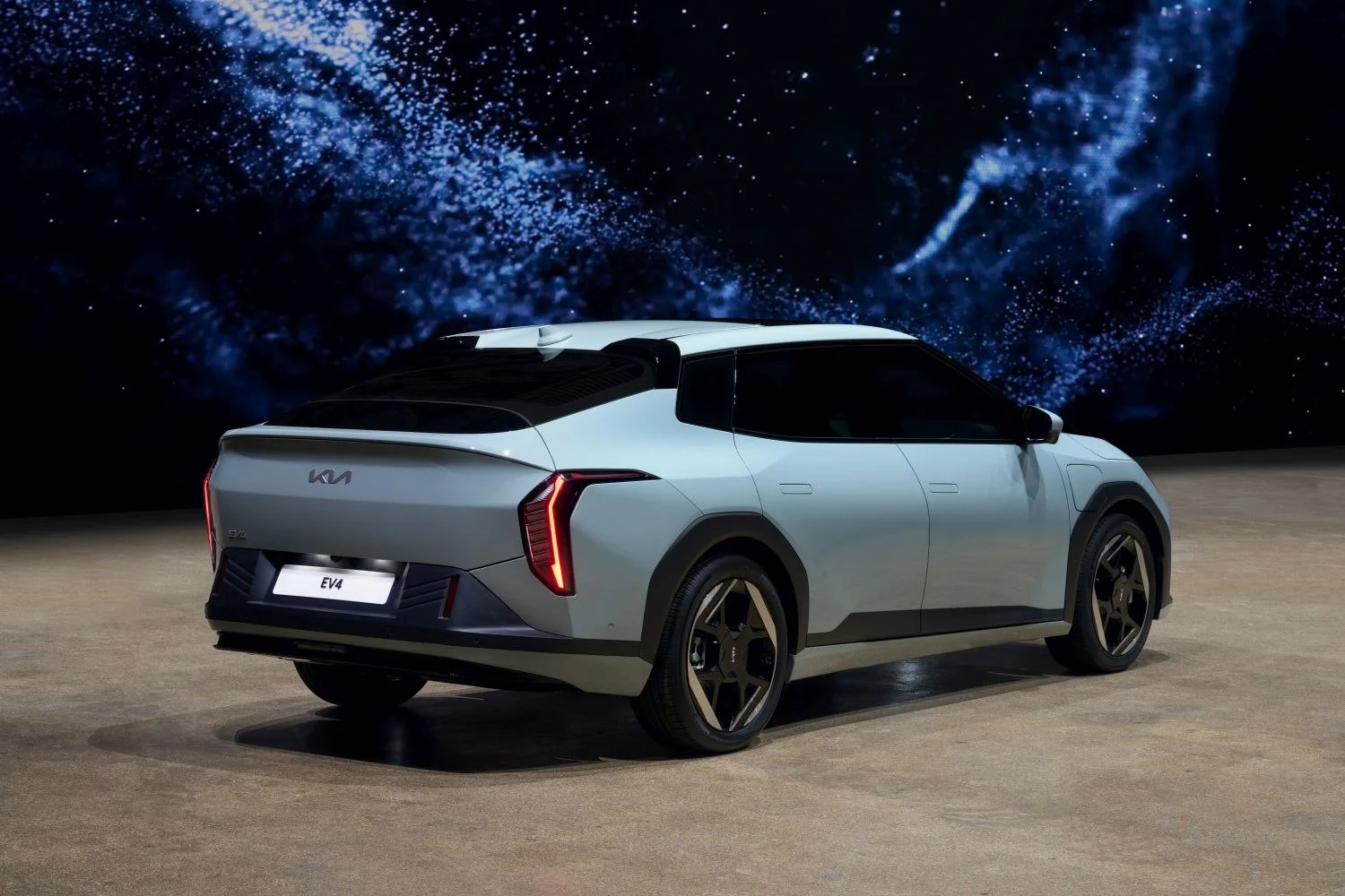Kia EV4 58.3 kWh (204 Hp) Standard Range2025 - thumbnail 2