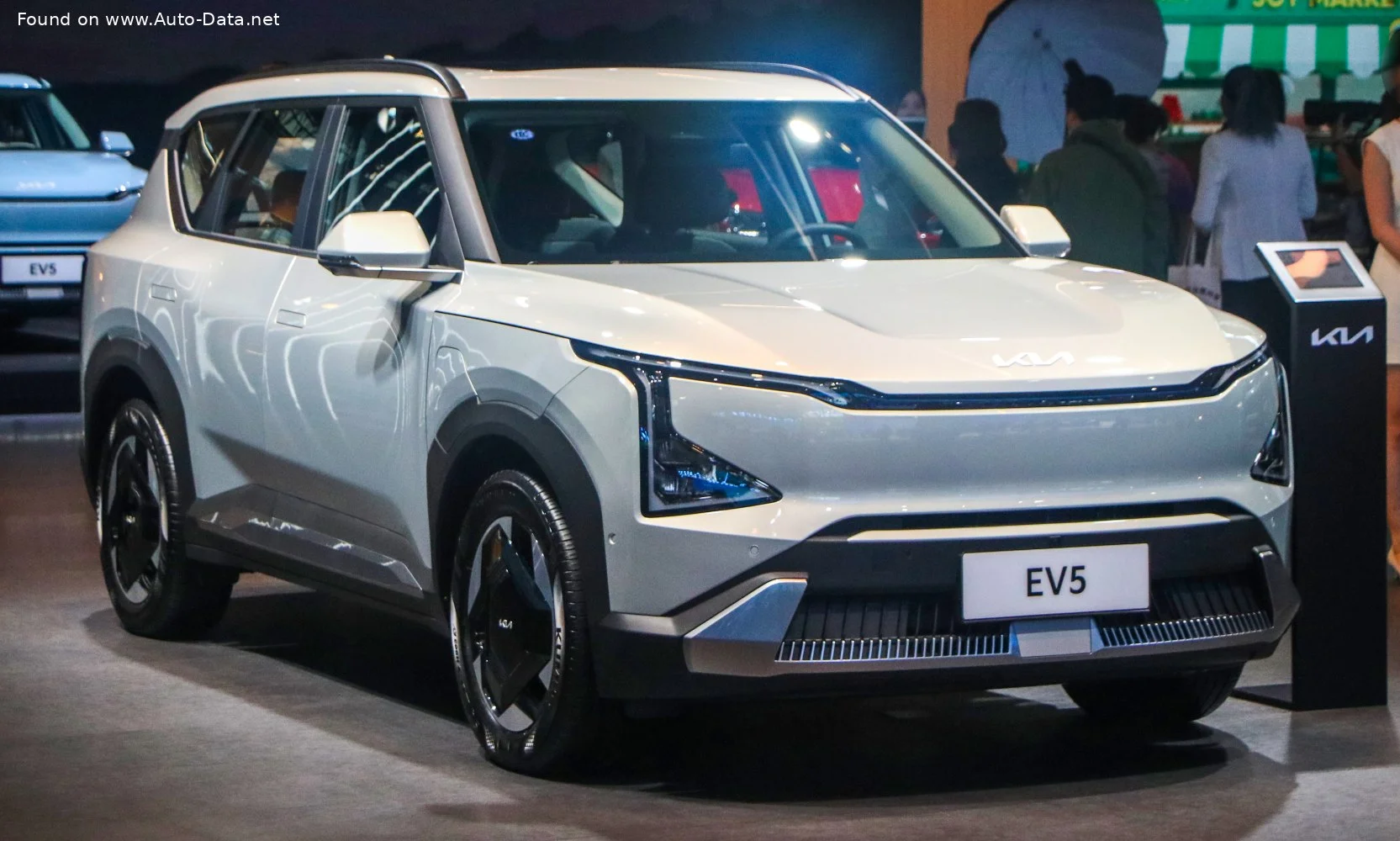 Kia EV5 64.2 kWh (218 Hp) Standard Range2024 - thumbnail 3