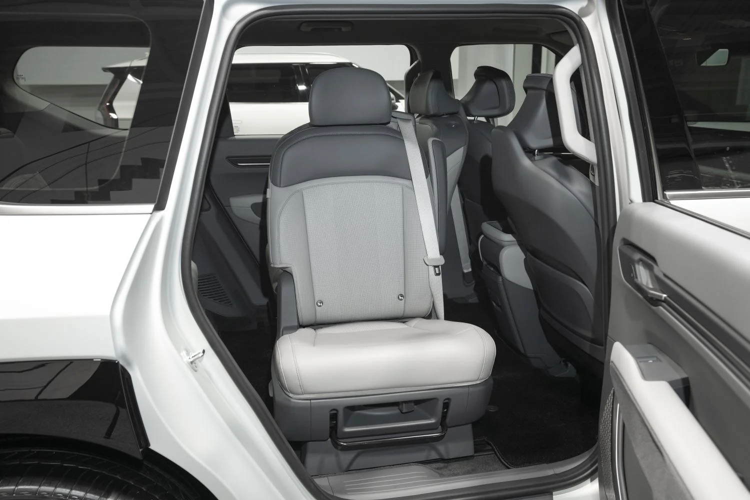 Kia EV9 76.1 kWh (215 Hp) Electric2023 - thumbnail 17
