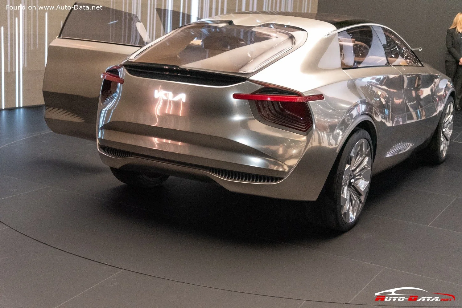 Kia Imagine Kia Imagine Concept thumbnail 2