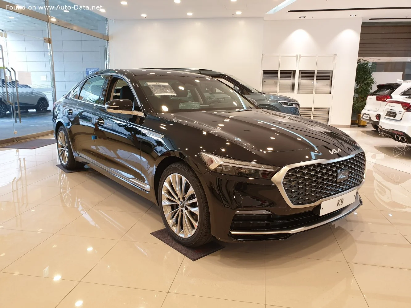 Kia K9 3.3 T-GDI V6 (370 Hp) Automatic2021 - - 1