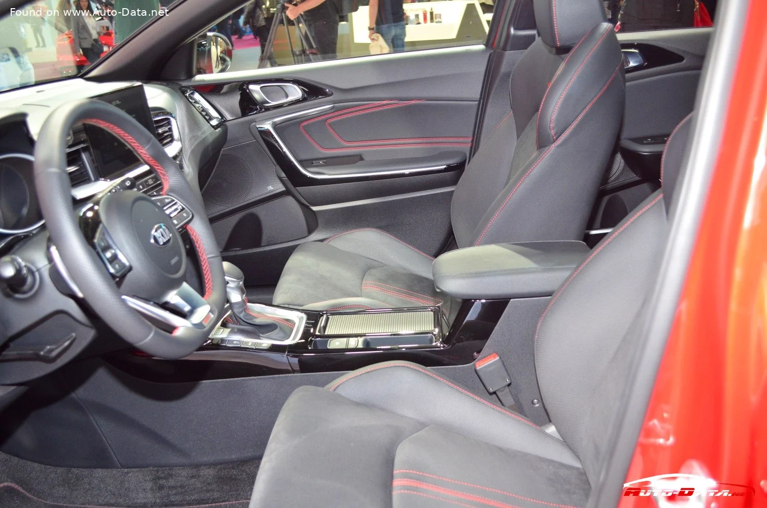 Kia Pro Cee'd 1.0 T-GDI (120 Hp)2018 - 2021 thumbnail 9