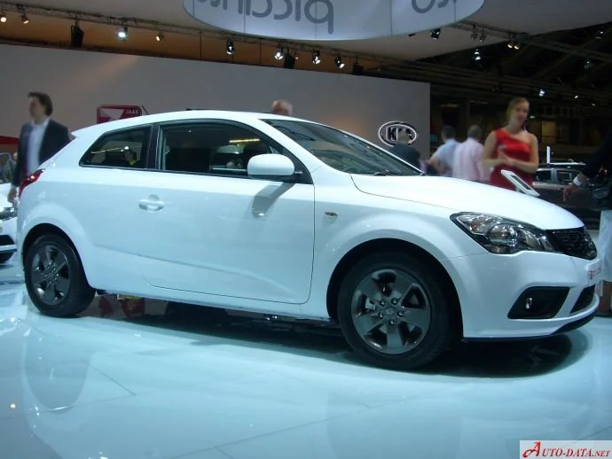 Kia Pro Cee'd 1.4 16V (90 Hp)2011 - 2013 thumbnail 2
